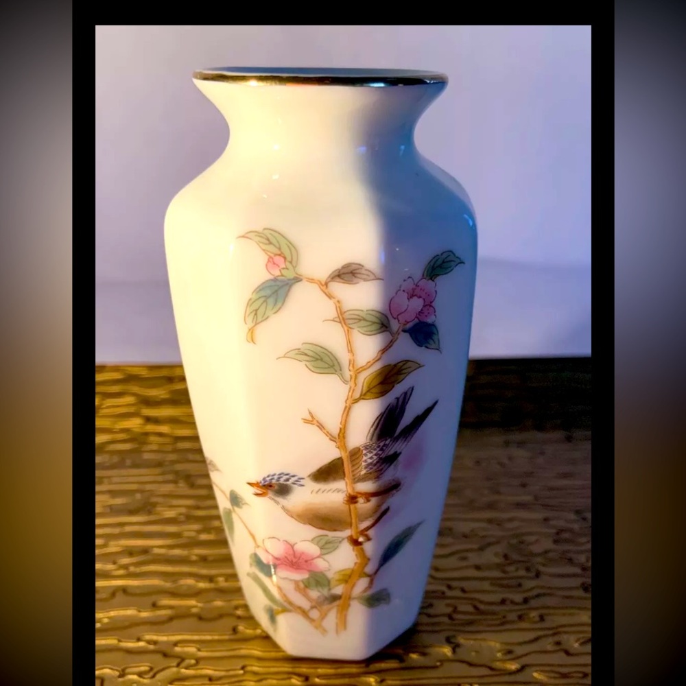 Yamaji Japan Octagon Bud Vase Gold Floral Wren Meadowlark 4.75” Height